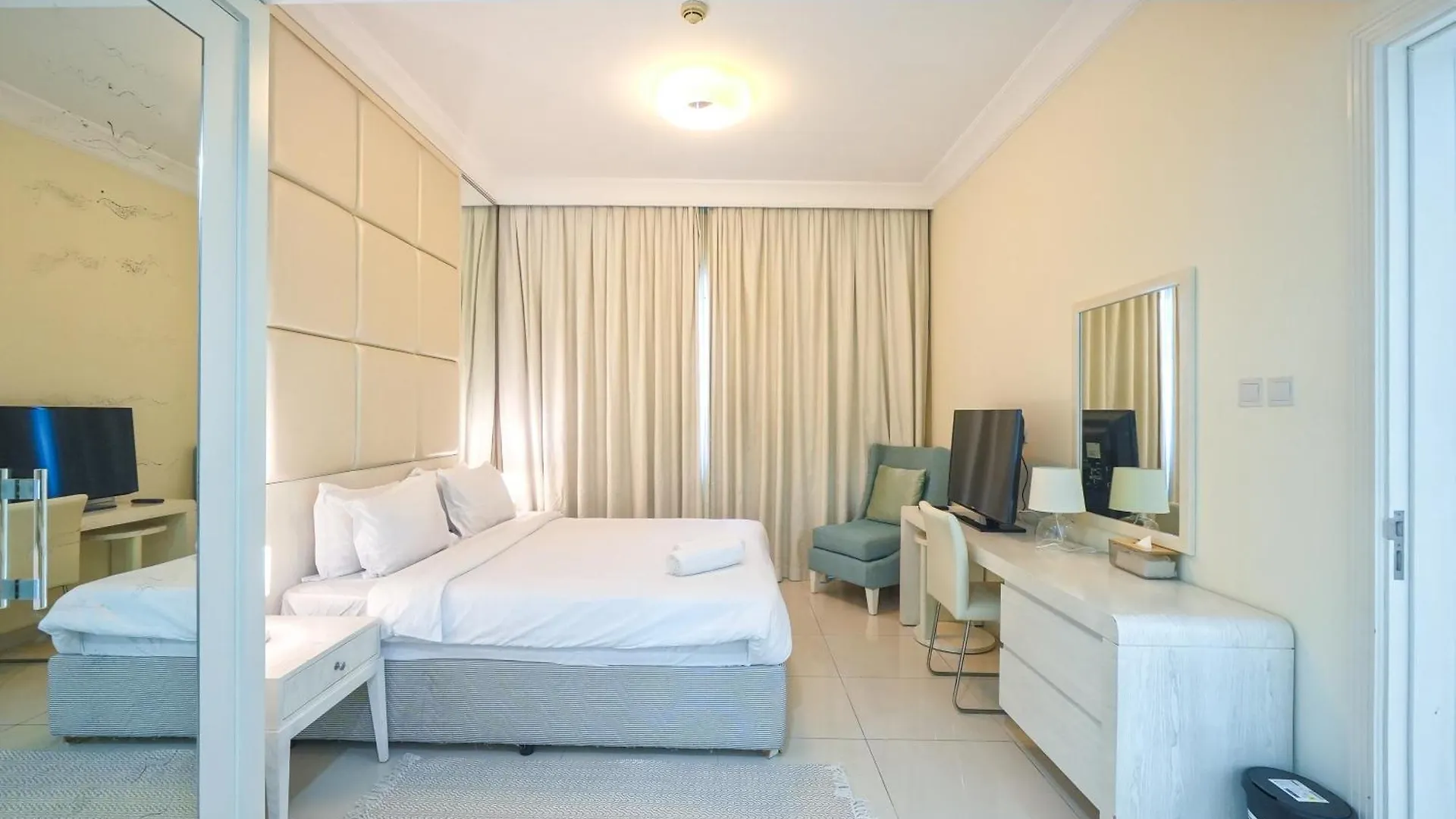 Luxurious 1Br Damac Maison Mall Street Very Near Dubai Mall By Anw 0*,  United Arab Emirates