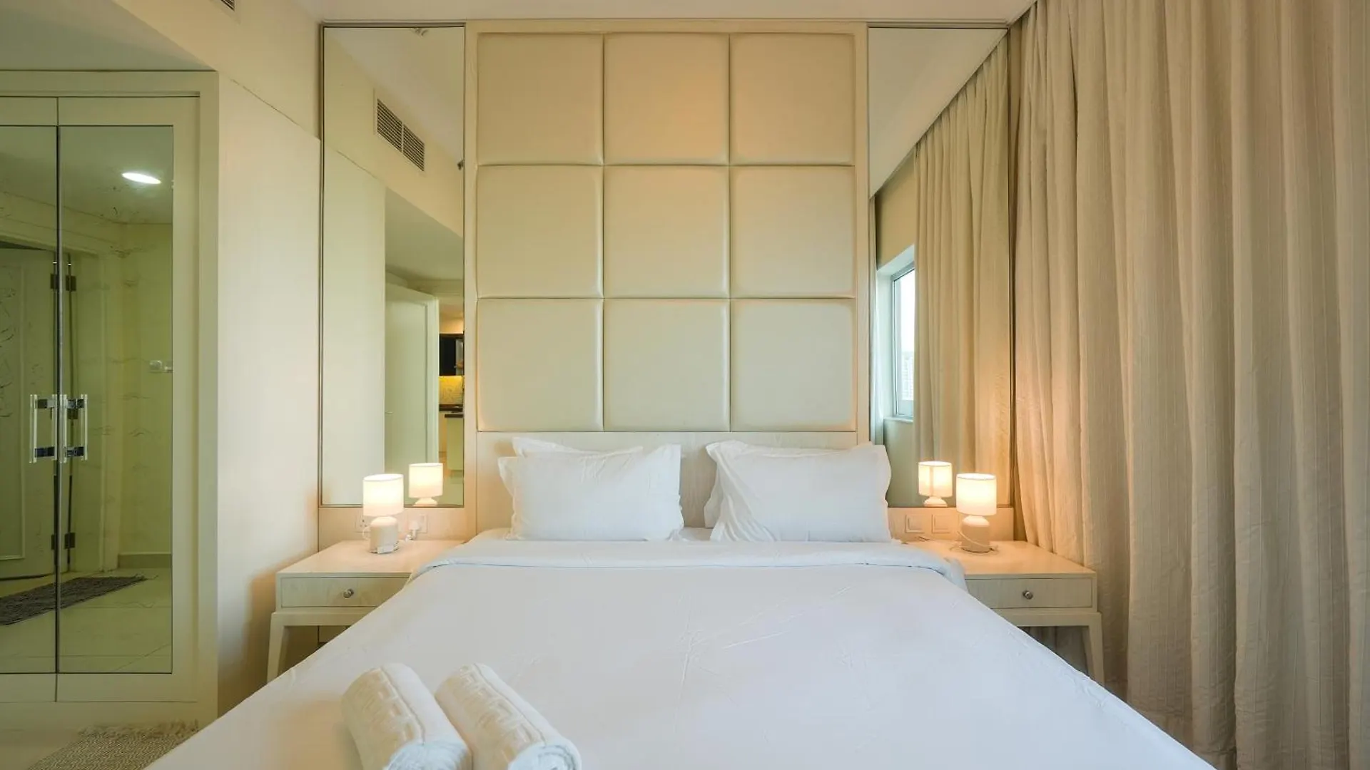 Luxurious 1Br Damac Maison Mall Street Very Near Dubai Mall By Anw