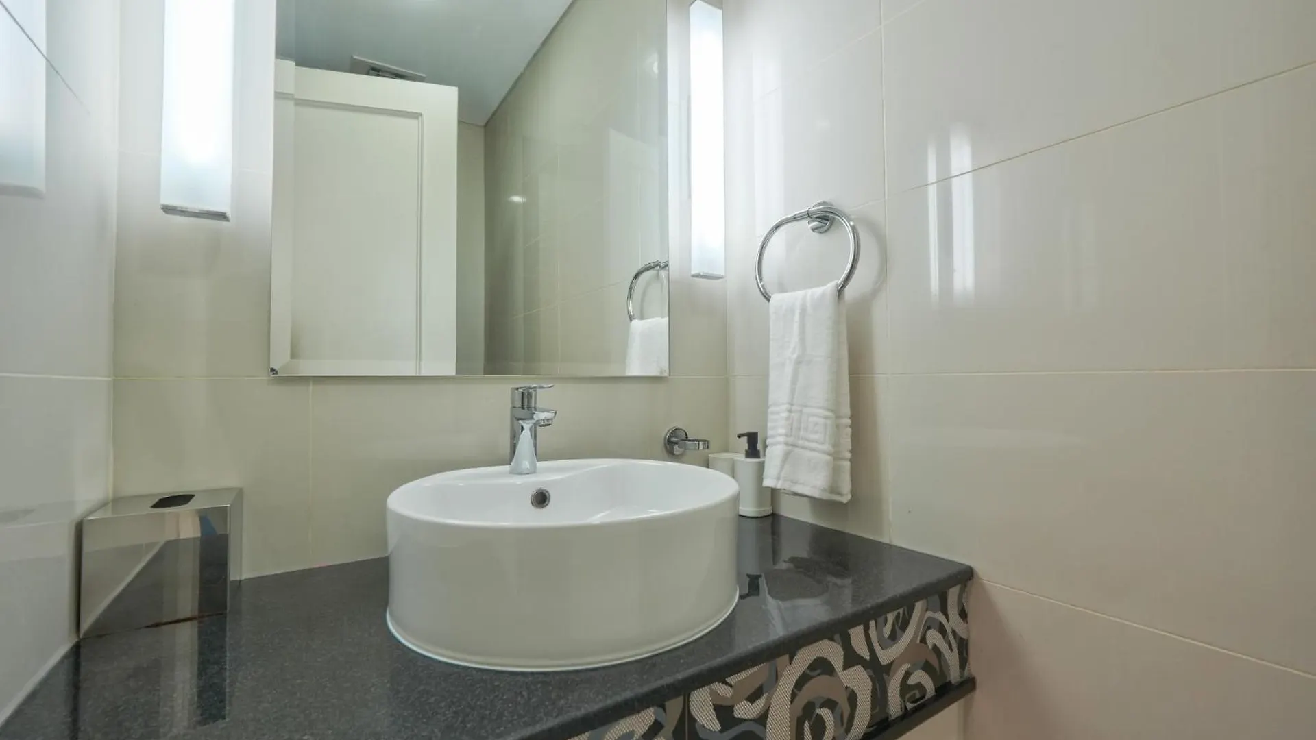 Luxurious 1Br Damac Maison Mall Street Very Near Dubai Mall By Anw 아랍에미리트